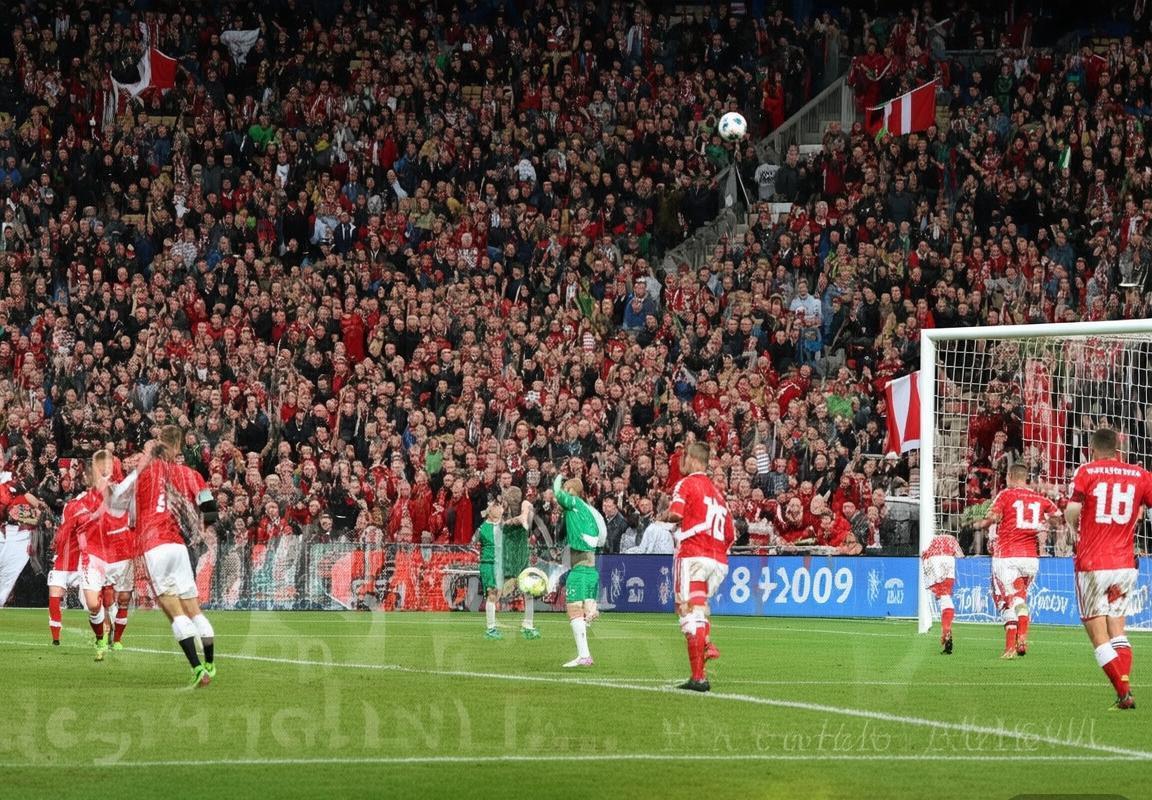 2018丹麦威尔士足球巅峰对决：经典瞬间回顾(图2)